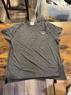 rabbit EZ tee NWOT size m